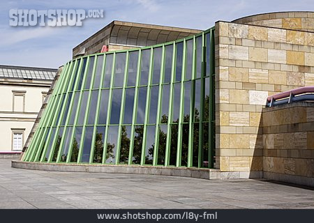 
                Glasfassade, Stuttgart, Staatsgalerie                   