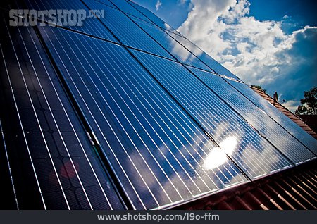 
                Solar, Photovoltaik, Solarzelle, Photovoltaikanlage, Solardach                   