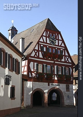 
                Rathaus, Ilbesheim                   