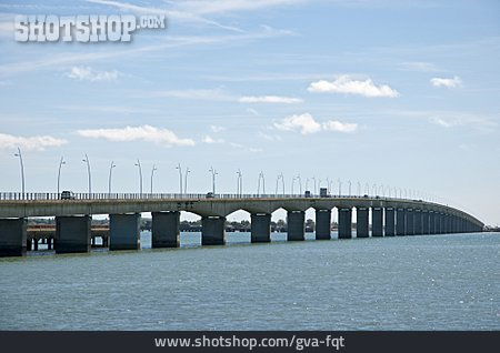 
                Autobrücke, Viadukt D´oleron                   
