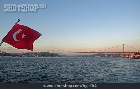 
                Türkei, Istanbul, Bosporus-brücke                   