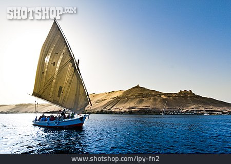 
                Segelboot, Nil                   