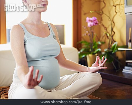 
                Schwangere, Meditieren, Schwangerschaftsyoga                   