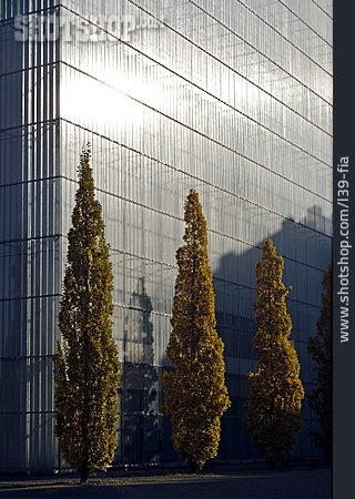 
                Moderne Baukunst, Glasfassade                   