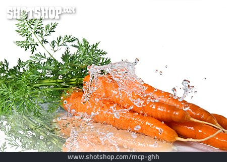 
                Gemüse, Karotte, Wasserspritzer                   