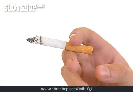 
                Hand, Zigarette, Rauchen                   