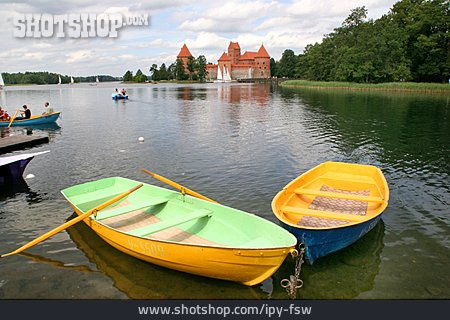 
                Ruderboot, Burg Trakai                   