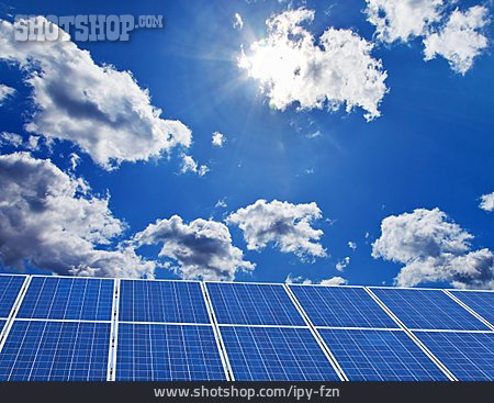 
                Stromerzeugung, Regenerative Energie, Solaranlage                   