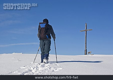 
                Wintersport, Gipfelkreuz, Schneewandern                   
