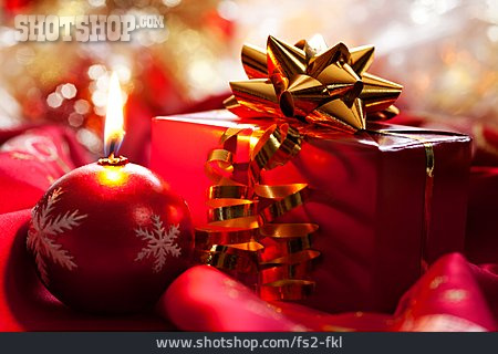 
                Weihnachtsdekoration, Kerzenschein, Weihnachtsgeschenk                   