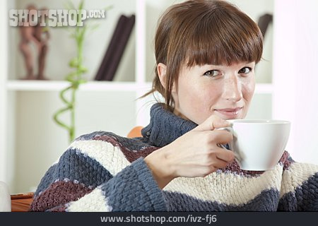 
                Junge Frau, Kaffeepause, Entspannen                   