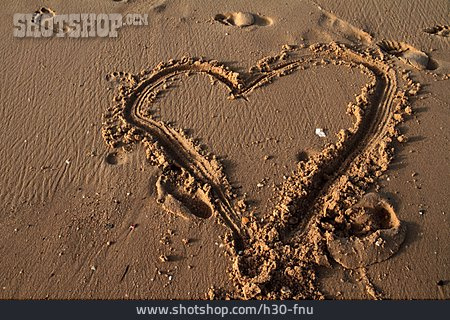 
                Liebe, Sand, Herz                   