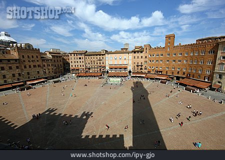 
                Siena, Piazza Del Campo                   