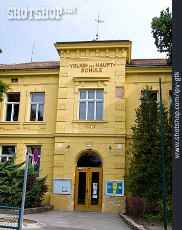 
                Schulgebäude, Volksschule, Hauptschule                   