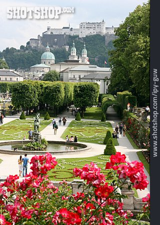 
                Salzburg, Mirabellgarten, Festung Hohensalzburg                   