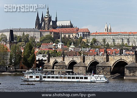 
                Prag, Karlsbrücke, Prager Burg                   