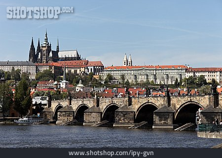 
                Prag, Karlsbrücke, Prager Burg                   