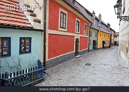 
                Historisches Bauwerk, Prag, Goldenes Gässchen                   