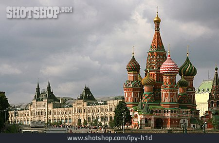 
                Roter Platz, Moskau, Basilius-kathedrale, Warenhaus Gum                   