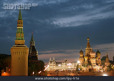 
                Moskau, Basilius-kathedrale, Warenhaus Gum                   
