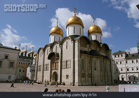 
                Moskau, Kathedralenplatz, Mariä-entschlafens-kathedrale                   