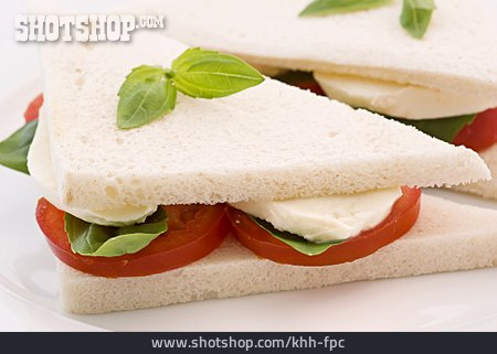 
                Sandwich, Tomate-mozzarella-sandwich                   