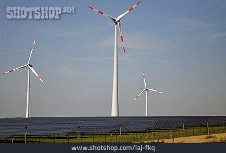 
                Windenergie, Sonnenenergie                   