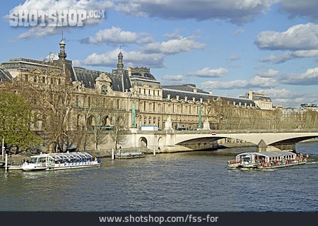 
                Seine, Paris, Louvre                   