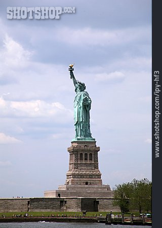 
                New York, Statue Of Liberty, Liberty Island                   
