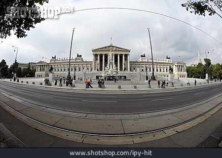 
                Wien, Parlamentsgebäude, Athenebrunnen                   