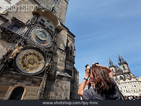 
                Fotografin, Prag, Astronomische Uhr                   
