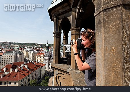 
                Fotografin, Prag, Touristin                   