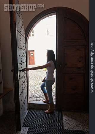 
                Tür, Christin, Kirchenportal                   