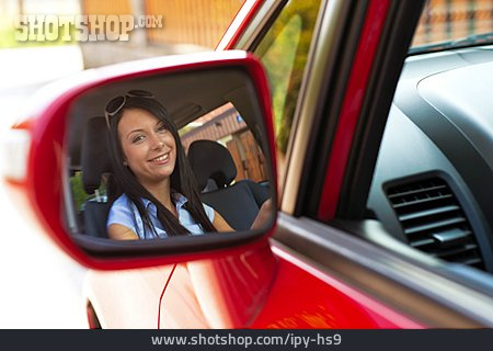 
                Spiegelung, Seitenspiegel, Autofahrerin                   