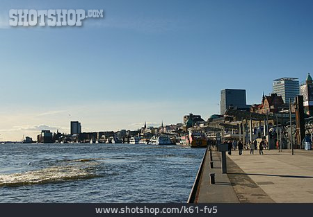 
                Elbe, Promenade, Landungsbrücken                   