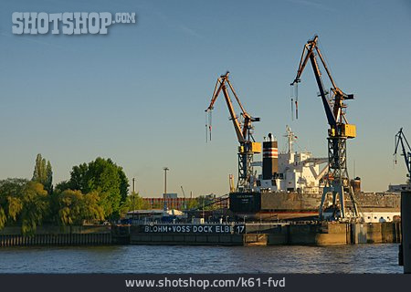 
                Trockendock, Schiffswerft, Hamburger Hafen                   