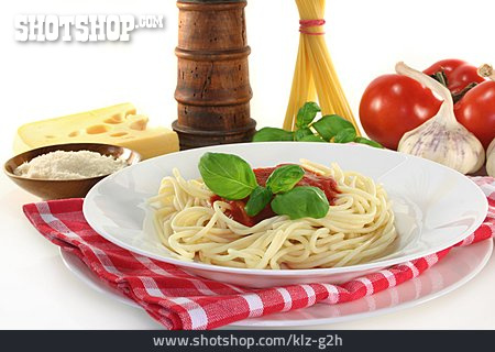 
                Nudelgericht, Spaghetti, Tomatensoße                   