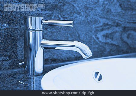 
                Wasserhahn, Waschbecken                   