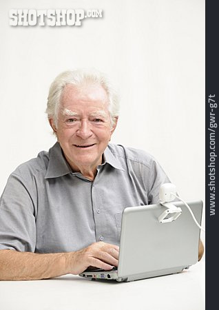 
                Senior, Laptop, Webcam                   