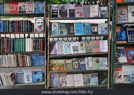 
                Bücher, Straßenhändler, Büchermarkt                   