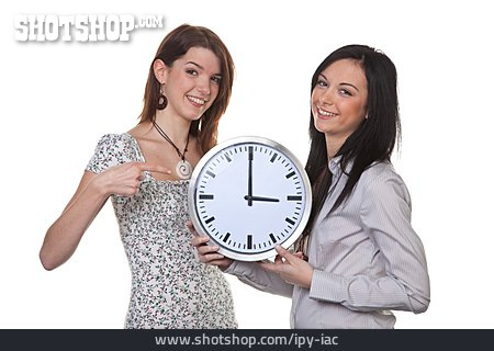 
                Junge Frau, Uhrzeit, Zeitumstellung                   