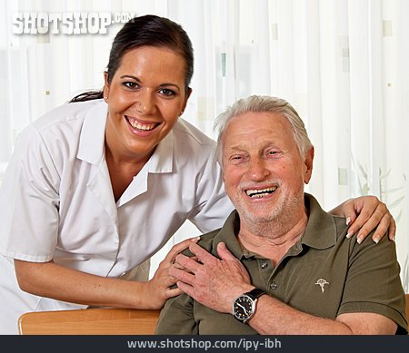 
                Senior, Pflege & Fürsorge, Altenpflegerin                   