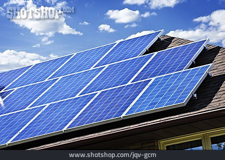
                Solarzellen, Hausdach, Solaranlage                   