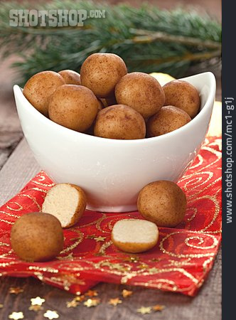 
                Weihnachtlich, Marzipankartoffel                   