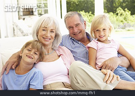 
                Enkel, Häusliches Leben, Zusammen, Großeltern                   