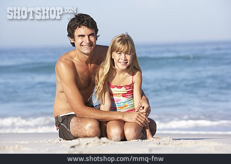 
                Vater, Tochter, Strandurlaub                   
