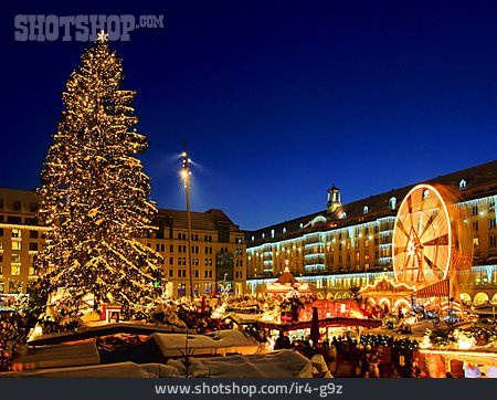
                Weihnachtsmarkt, Dresden, Striezelmarkt                   