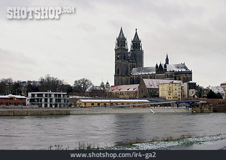 
                Elbe, Magdeburger Dom                   
