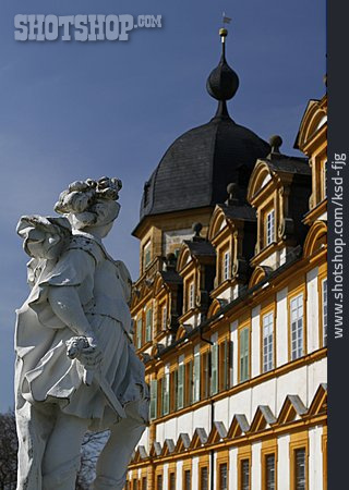 
                Statue, Schloss Seehof                   