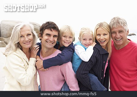 
                Familie, Großeltern, Familienurlaub                   